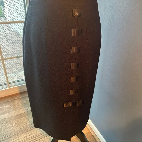 St John Couture with ribbon bow down the back skirt - Picture 1 of 13